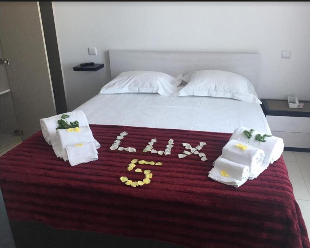 Peralux Hotel Ngoại thất bức ảnh