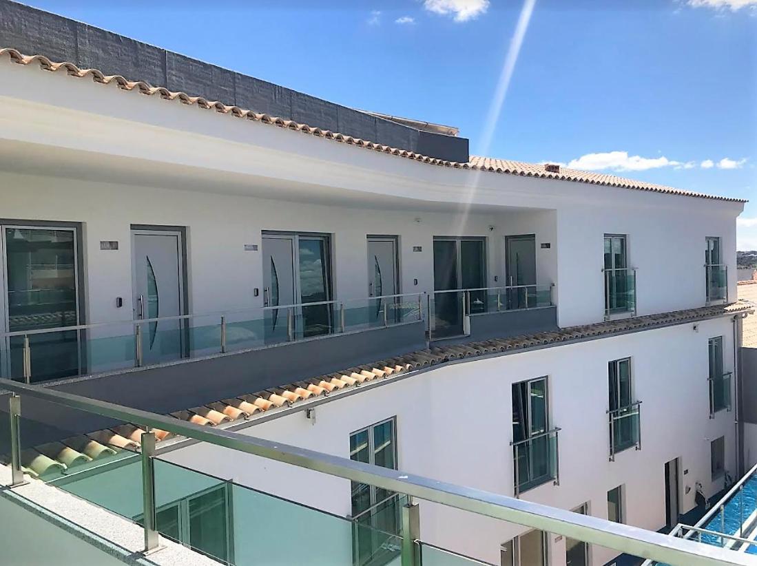 Peralux Hotel Ngoại thất bức ảnh